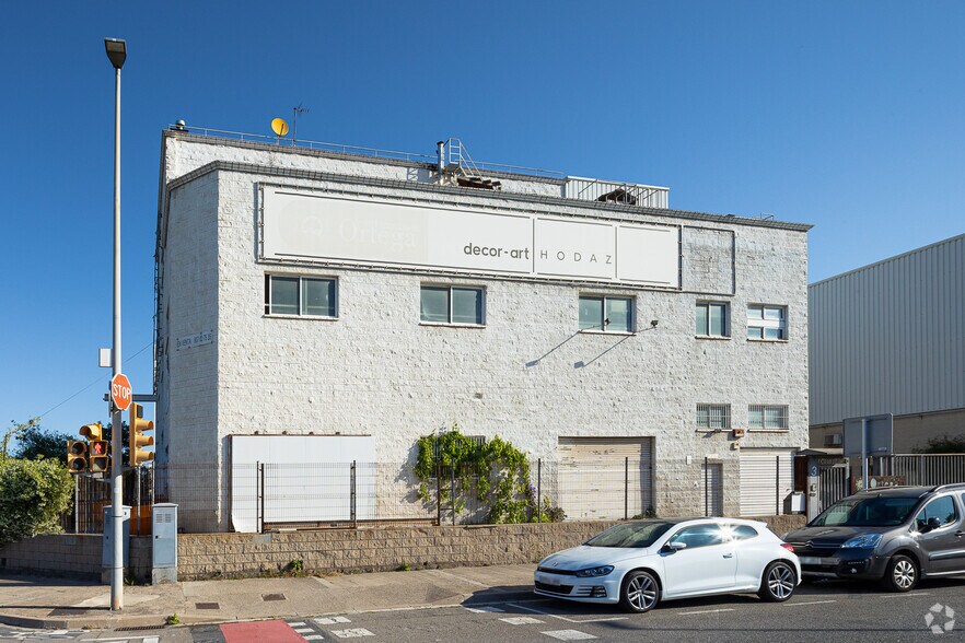 Nave en Sant Feliu De Llobregat, Barcelona en venta - Foto del edificio - Imagen 2 de 10