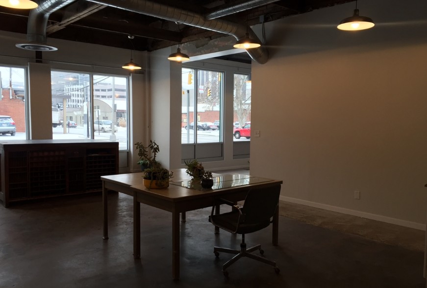 374 E Long St, Columbus, OH en venta - Foto del interior - Imagen 2 de 8