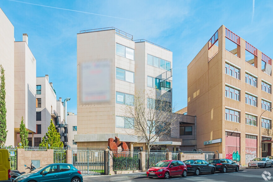Calle Cronos, 18, Madrid, Madrid en alquiler - Foto del edificio - Imagen 3 de 3