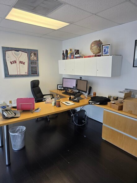 1400 NW 107th Ave, Miami, FL en alquiler - Foto del edificio - Imagen 3 de 28