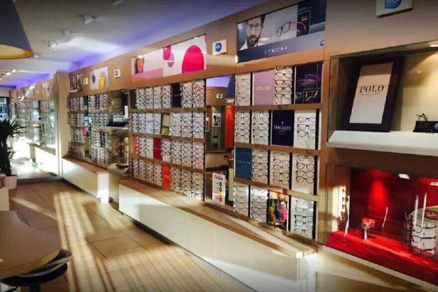 Local en Bron en venta - Foto del interior - Imagen 2 de 3