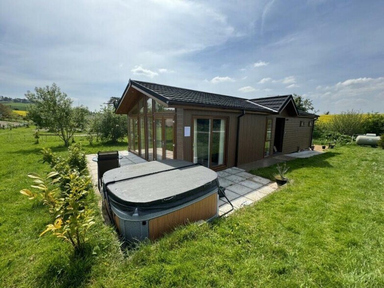 Earthpits Ln, Salisbury en venta - Foto del edificio - Imagen 2 de 8