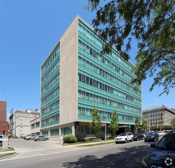 200 Queens Ave, London, ON en alquiler - Foto del edificio - Imagen 2 de 3