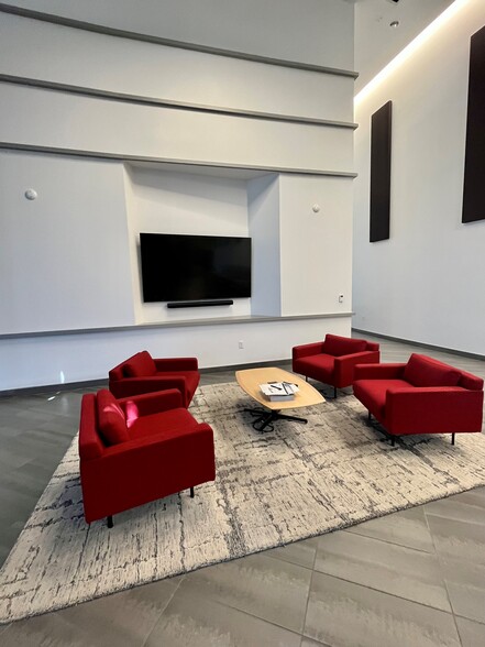 7345 E Acoma Dr, Scottsdale, AZ en alquiler - Lobby - Imagen 3 de 8