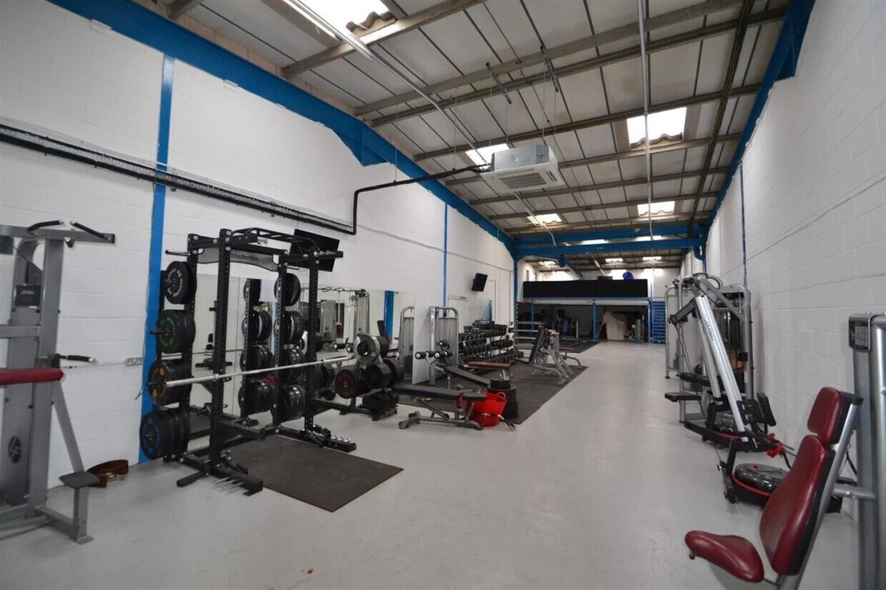 Tower Ln, Warmley, SGC BS30 8XT - Unidad 12 - - Foto del interior - Image 1 of 5