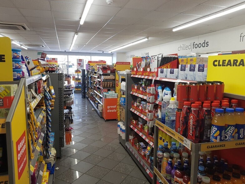 24 Sycamore Dr, Salisbury en venta - Foto del edificio - Imagen 3 de 3