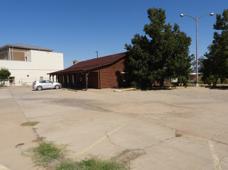 2424 Williams Ave, Woodward, OK en venta - Foto del edificio - Imagen 2 de 35