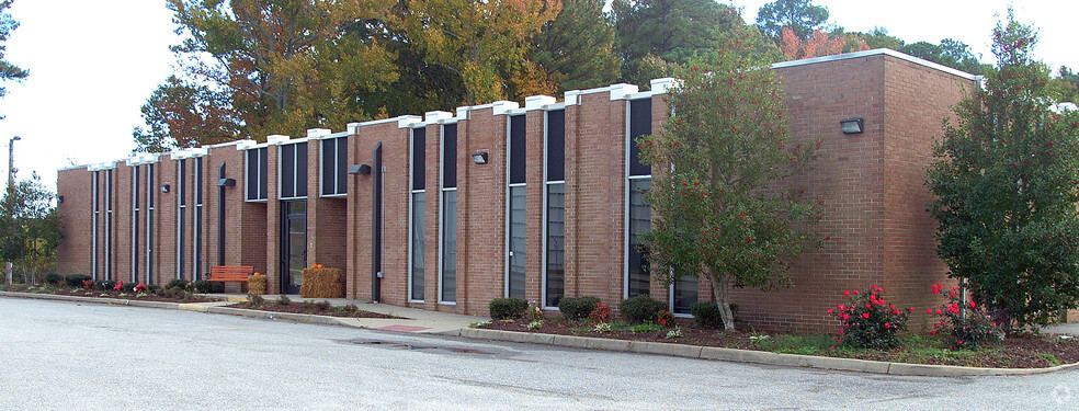 3217 Commander Shepard Blvd, Hampton, VA en alquiler - Foto del edificio - Imagen 1 de 11