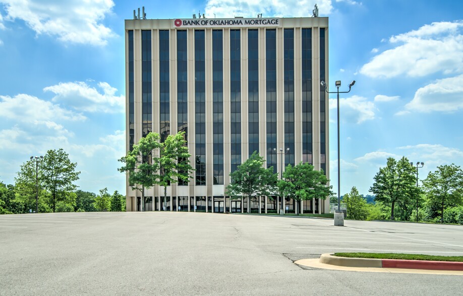 7060 S Yale Ave, Tulsa, OK en alquiler - Foto del edificio - Imagen 1 de 3