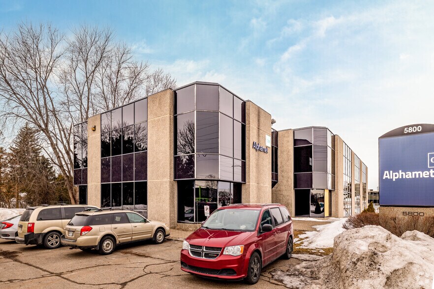 5800 Boul Thimens, Montréal, QC en venta - Foto principal - Imagen 1 de 8