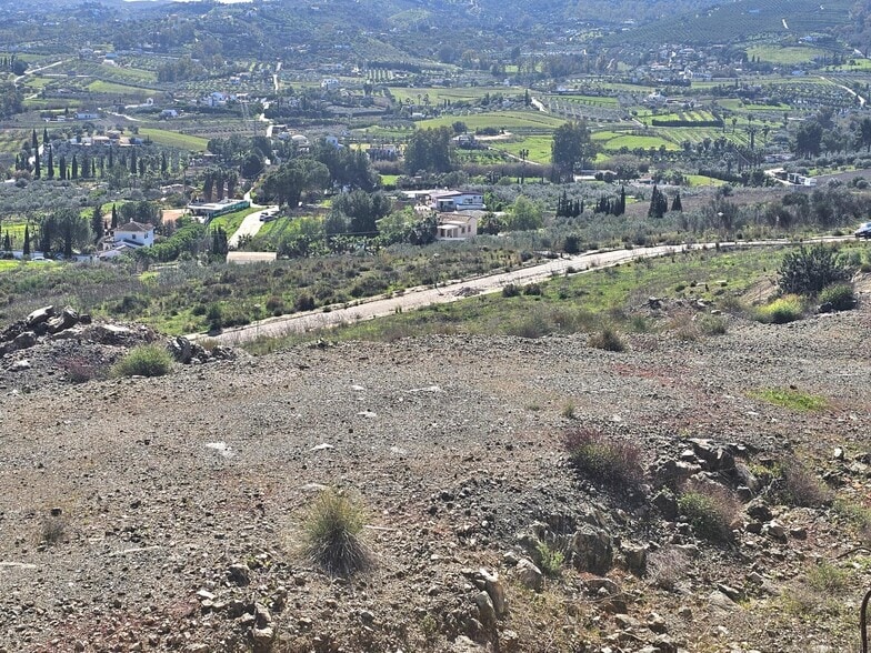 Calle Avutarda, 181, Alhaurín el Grande, Málaga en venta - Foto del edificio - Imagen 2 de 12