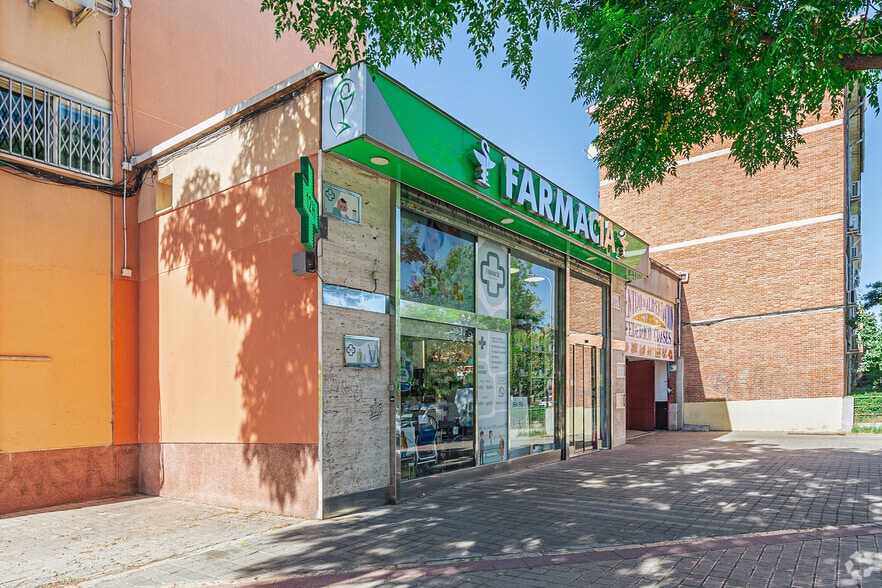 Calle de Federico Grases, 20, Madrid, Madrid en venta - Foto del edificio - Imagen 2 de 2