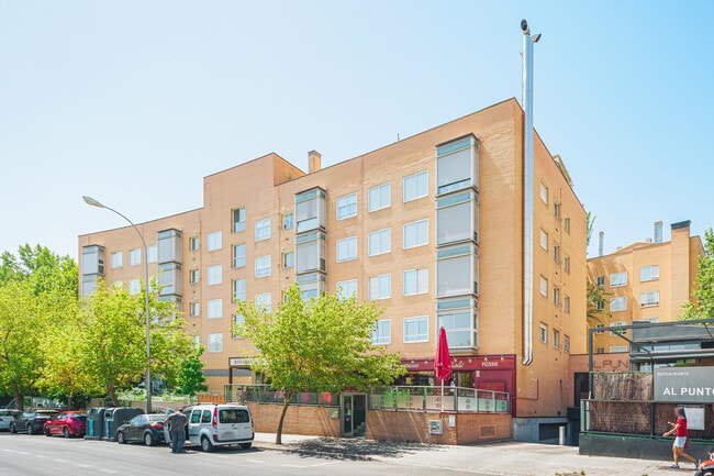 Más detalles de Avenida Machupichu, 85, Madrid - Local en alquiler