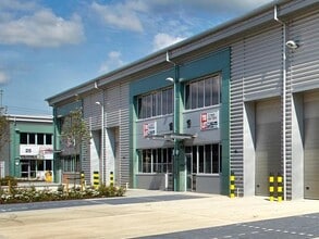 Cowley Mill Rd, Uxbridge en alquiler Foto del edificio- Imagen 1 de 2