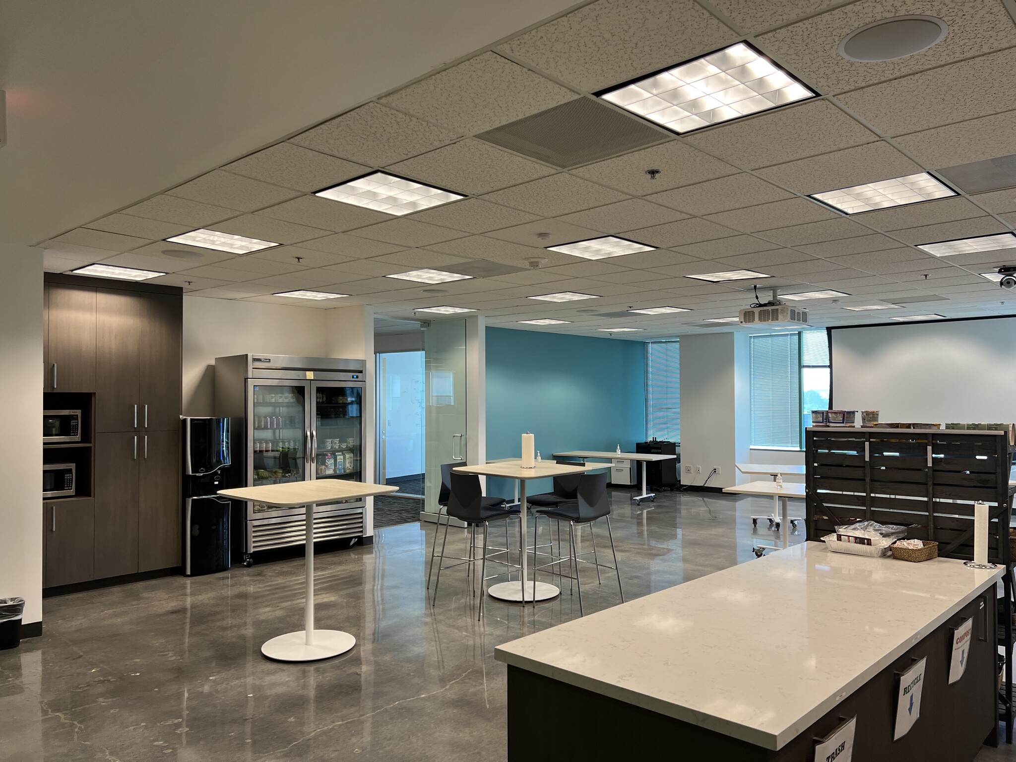 2000 Sierra Point Pky, Brisbane, CA en alquiler Foto del interior- Imagen 1 de 7