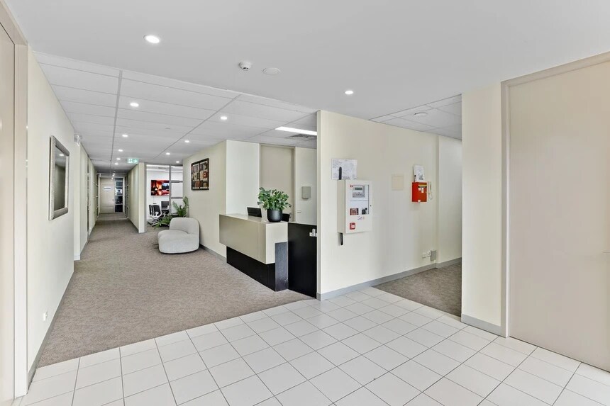 203-205 Blackburn Rd, MOUNT WAVERLEY, VIC 3149 - Unidad B01 - - Foto del interior - Image 2 of 4