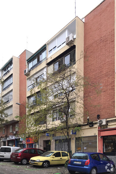 Calle de Ponferrada, 22, Madrid, Madrid en alquiler - Foto del edificio - Imagen 2 de 2