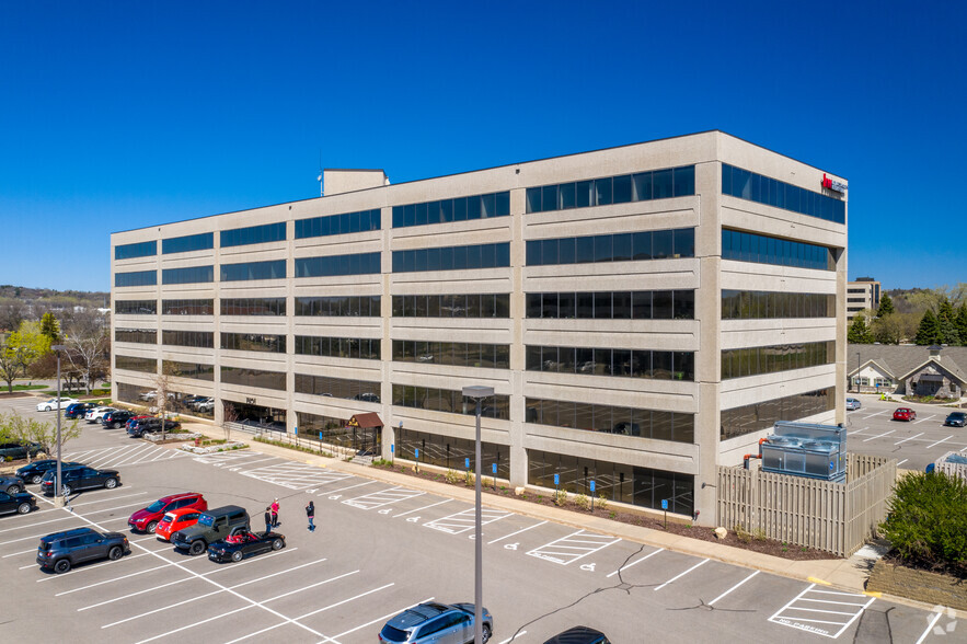 7401 Metro Blvd, Edina, MN en alquiler - Foto del edificio - Imagen 1 de 14