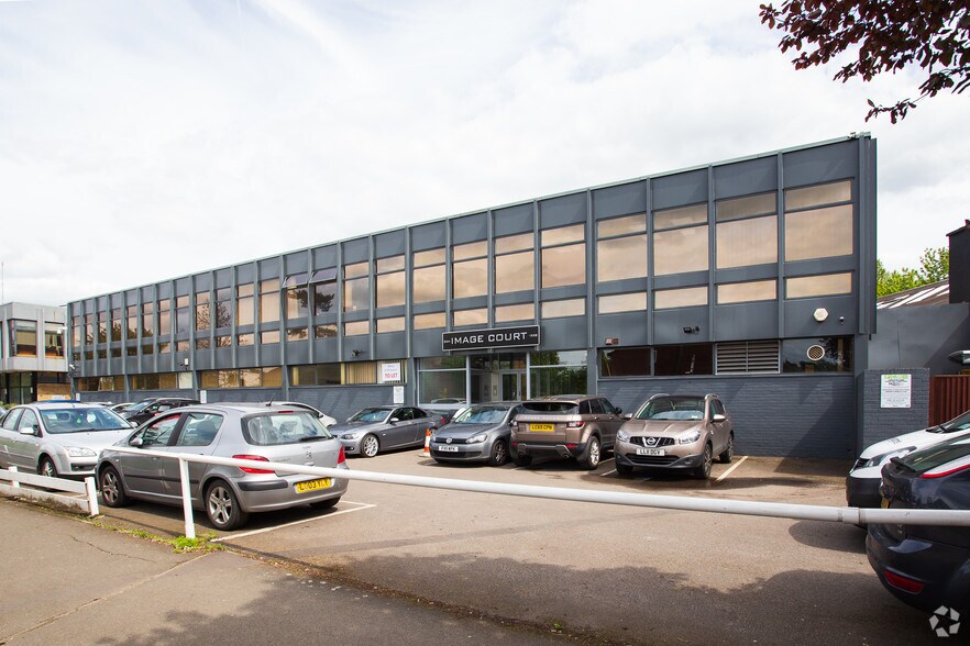 326-338 Molesey Rd, Walton On Thames en alquiler - Foto del edificio - Imagen 1 de 17