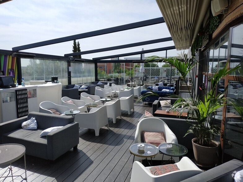 Local en San Sebastián de los Reyes, Madrid en alquiler - Foto del edificio - Imagen 2 de 9