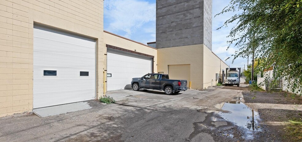 461 Athabasca St E, Moose Jaw, SK en venta - Foto del edificio - Imagen 2 de 18