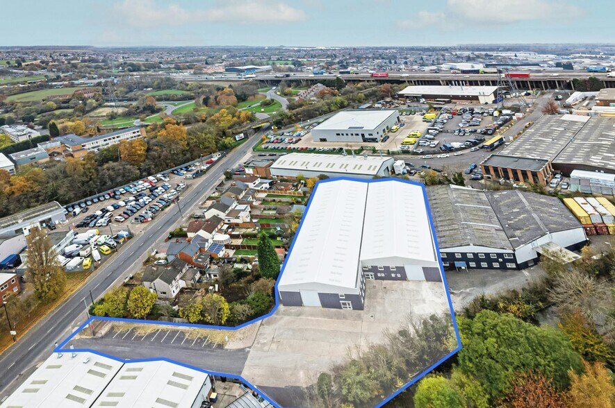 Bedworth Rd, Coventry en alquiler - Foto del edificio - Imagen 2 de 18