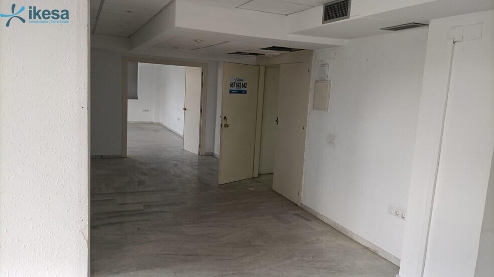 Oficina en SEVILLA en venta - Foto del interior - Imagen 2 de 18