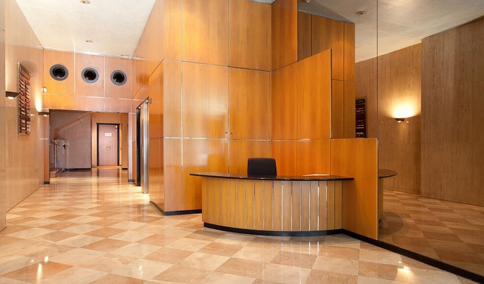 Carrer del Marquès de Sentmenat, 54, Barcelona, Barcelona en alquiler - Vestíbulo - Imagen 3 de 3