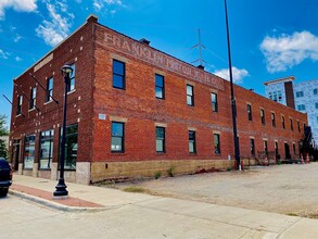 212 S Main St, Fort Worth, TX en alquiler Foto del edificio- Imagen 2 de 3