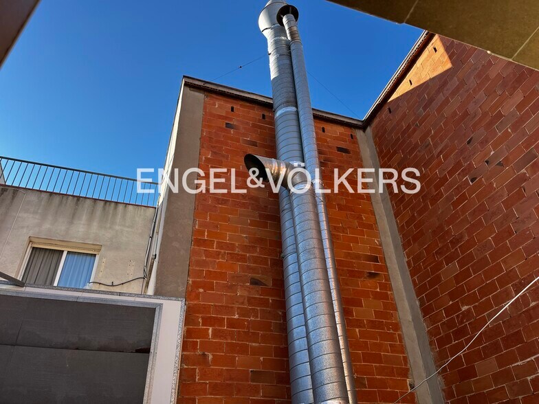 Local en Santa Coloma de Gramenet, Barcelona en venta - Foto del interior - Imagen 2 de 31