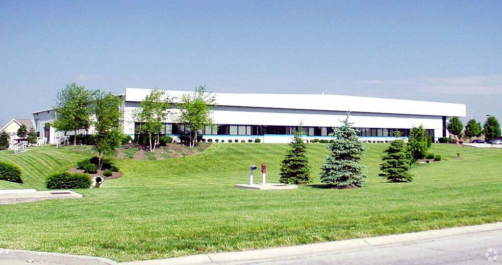 7500 Industrial Row Dr, Mason, OH en alquiler - Foto del edificio - Imagen 2 de 10