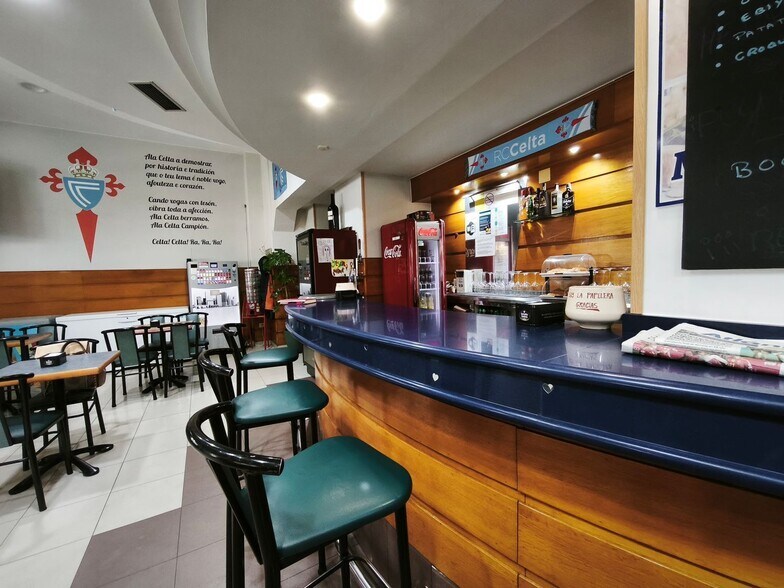Local en Vigo, Pontevedra en venta - Foto del interior - Imagen 1 de 27