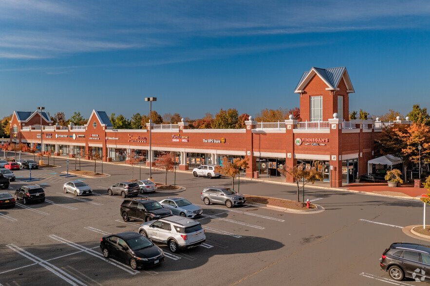 44110 Ashburn Village Shopping Plz, Ashburn, VA en alquiler - Foto del edificio - Imagen 3 de 4