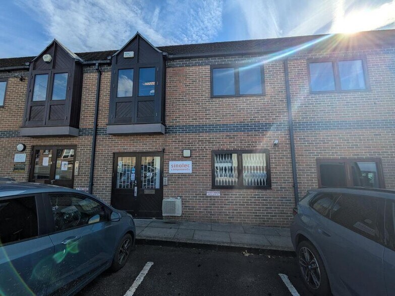 Merrow Ln, Guildford en venta - Foto del edificio - Imagen 3 de 24