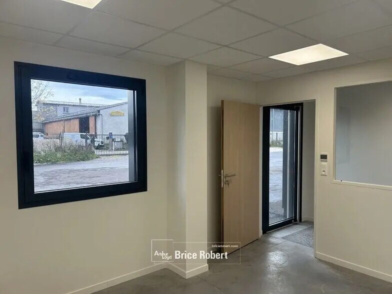 Nave en Granieu en venta - Foto del interior - Imagen 2 de 6