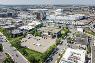 8585 Décarie, Mt Royal, QC en alquiler Foto del edificio- Imagen 2 de 26