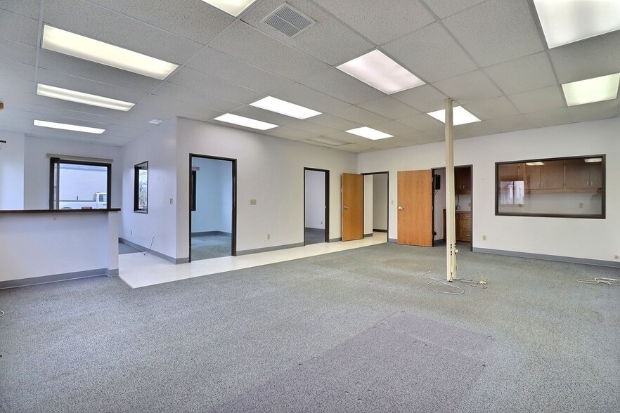 250 W 4th St, Fremont, NE en alquiler - Foto del interior - Imagen 3 de 17