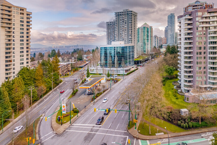 4211 Kingsway, Burnaby, BC en alquiler - Foto del edificio - Imagen 3 de 7