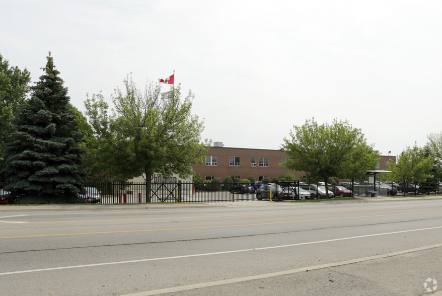 2495 Stanfield Rd, Mississauga, ON en alquiler - Foto del edificio - Imagen 3 de 3