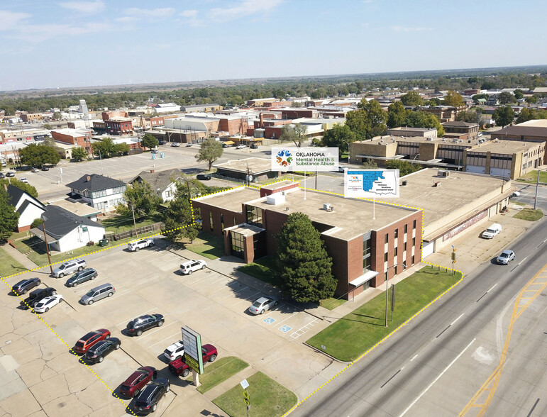 1222 10th St, Woodward, OK en venta - Foto del edificio - Imagen 1 de 18