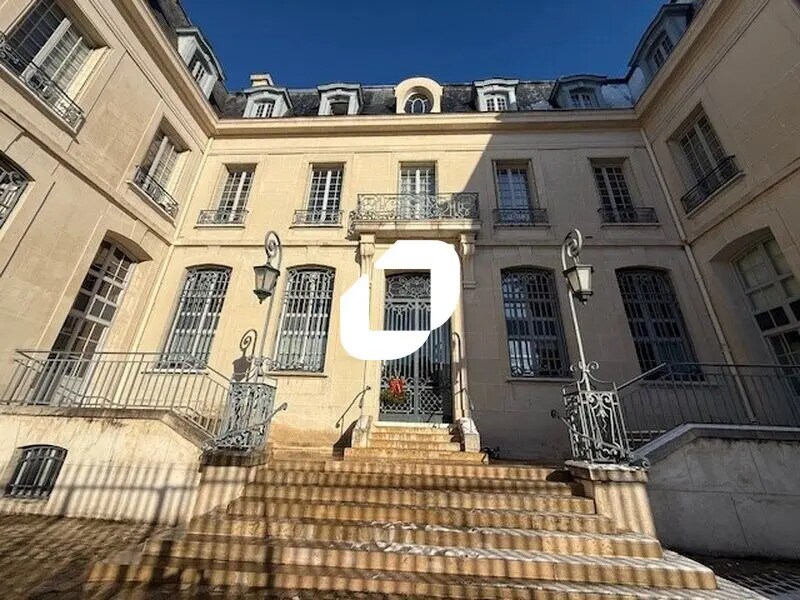 12 Place Du Grand Martroy, Pontoise en alquiler Foto del edificio- Imagen 1 de 13