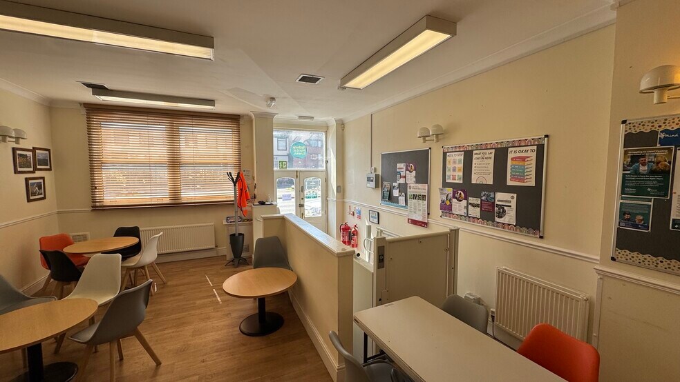 45 Coten End, Warwick en venta - Foto del edificio - Imagen 3 de 8