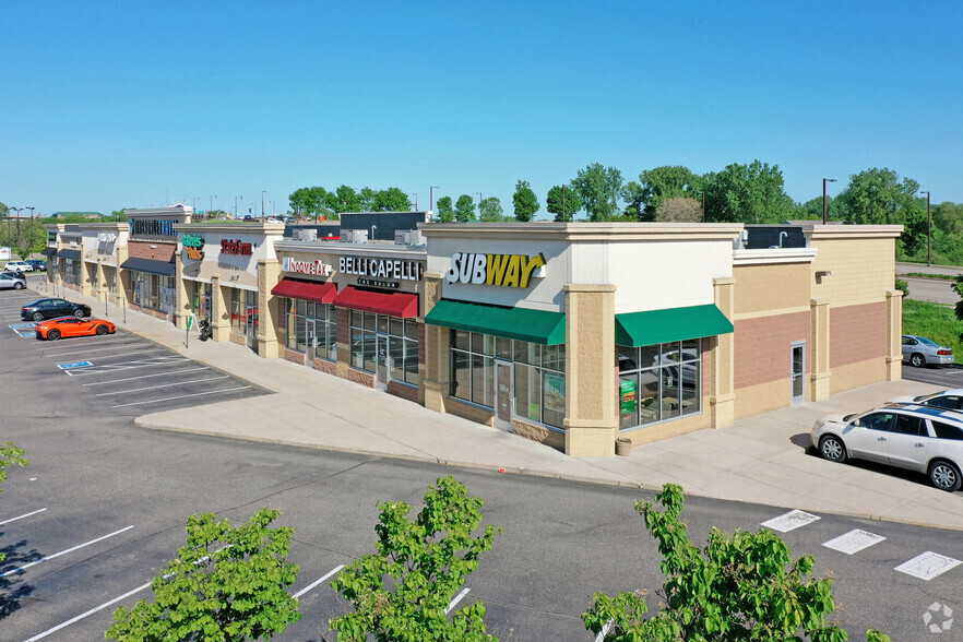 2740 Main St NW, Coon Rapids, MN en alquiler - Foto del edificio - Imagen 2 de 2