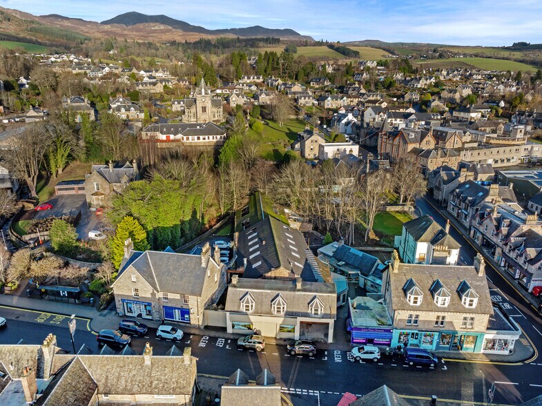 68 Atholl Rd, Pitlochry en venta - Foto del edificio - Imagen 3 de 4