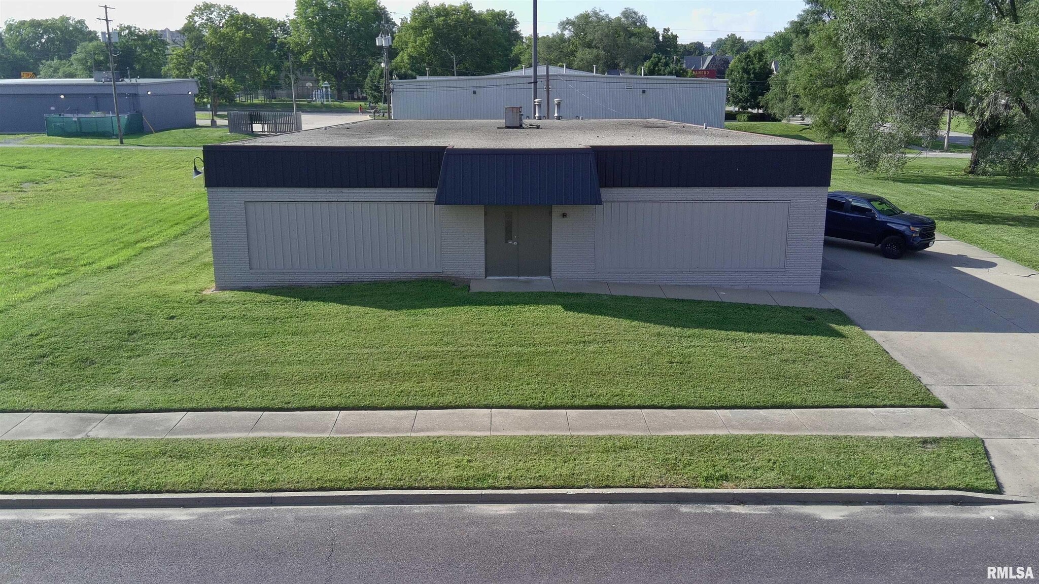 817 NE Adams St, Peoria, IL en venta Foto del edificio- Imagen 1 de 25