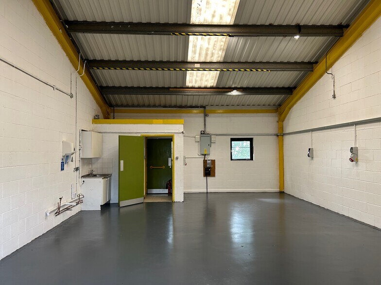 5A-5F Carlisle Rd, Brampton en alquiler - Foto del edificio - Imagen 2 de 7