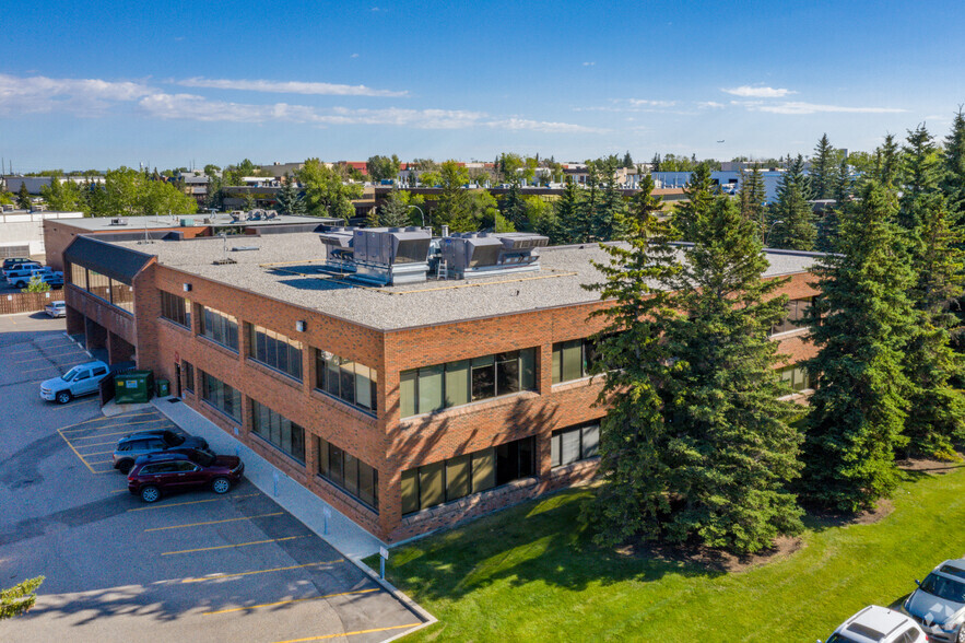 2725 12th St NE, Calgary, AB en alquiler - Foto del edificio - Imagen 3 de 3