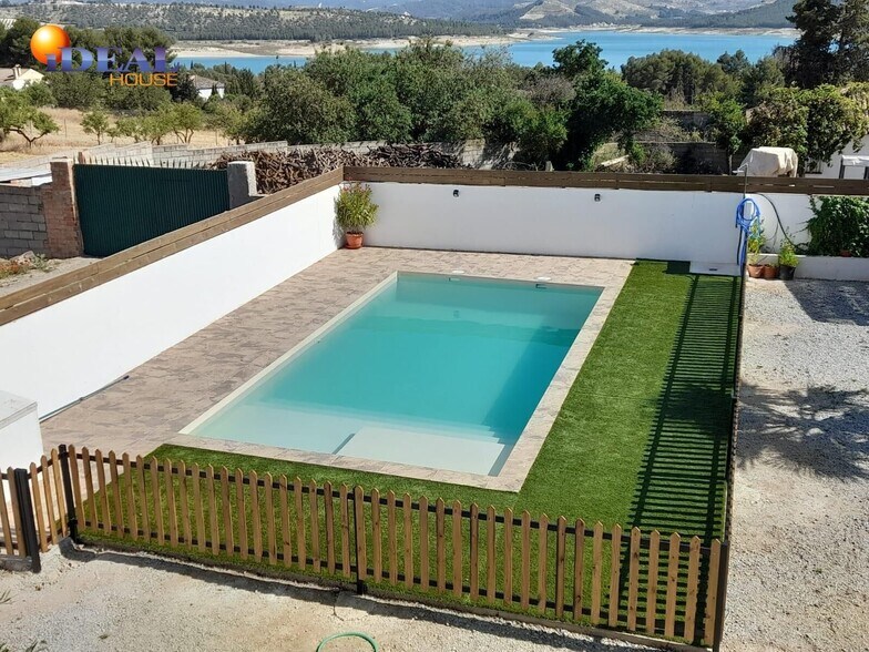 Hotel y hospedaje en Arenas del Rey, Granada en venta - Foto del edificio - Imagen 2 de 50