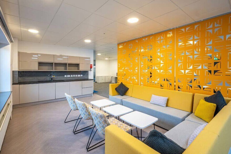 36 South Gyle Cres, Edinburgh en alquiler - Foto del edificio - Imagen 2 de 6