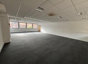 2-10 St. Johns St, Bedford en alquiler Foto del interior- Imagen 2 de 4